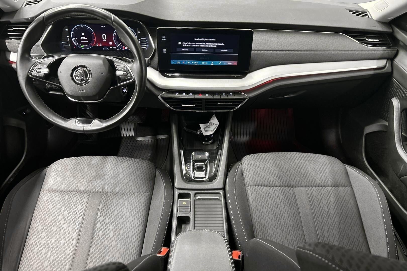 Skoda Octavia iso kuva 11