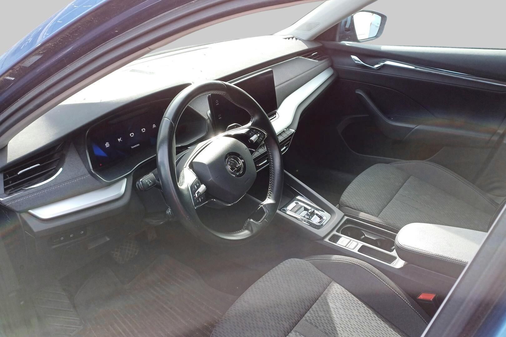 Skoda Octavia iso kuva 2
