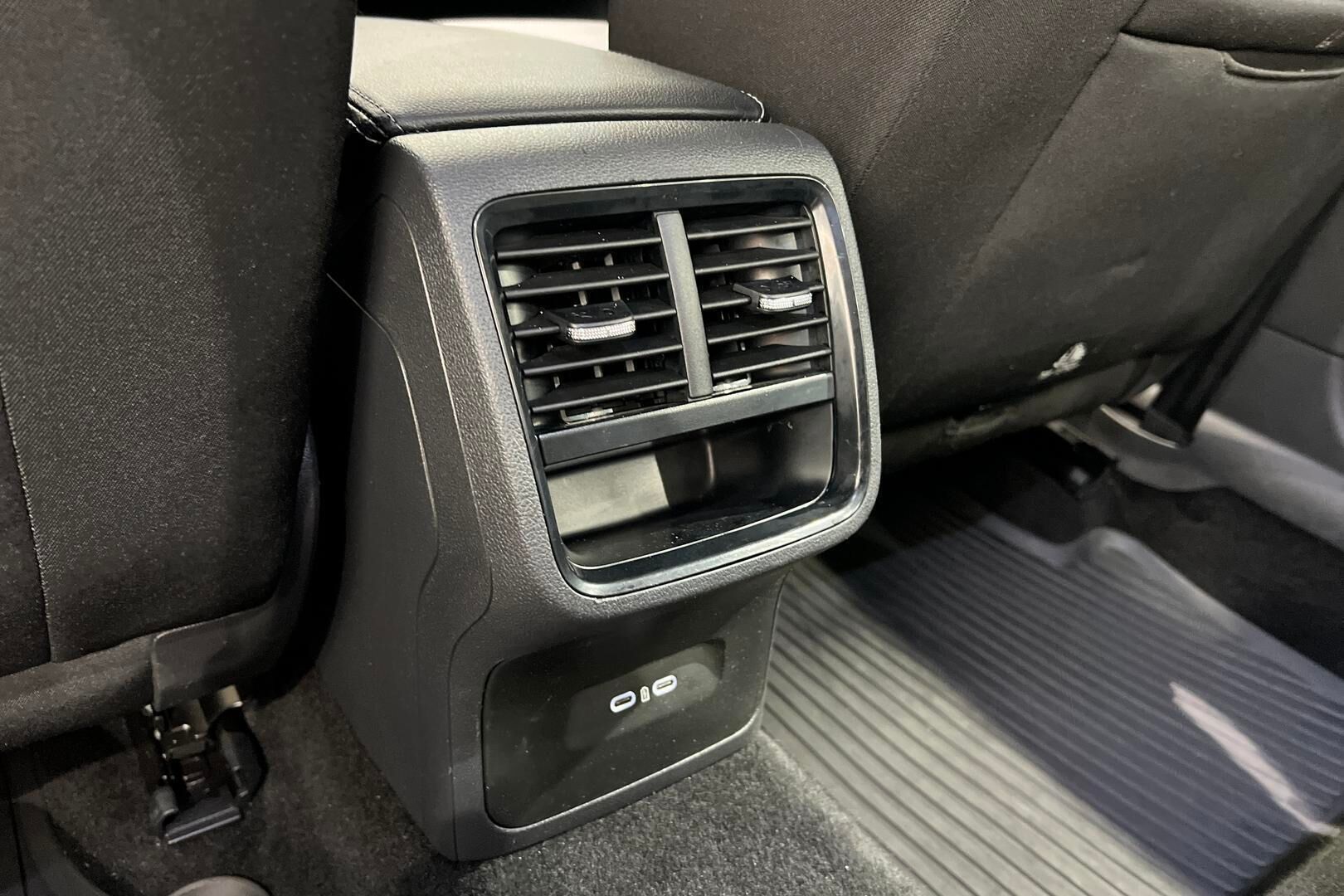 Skoda Octavia iso kuva 24