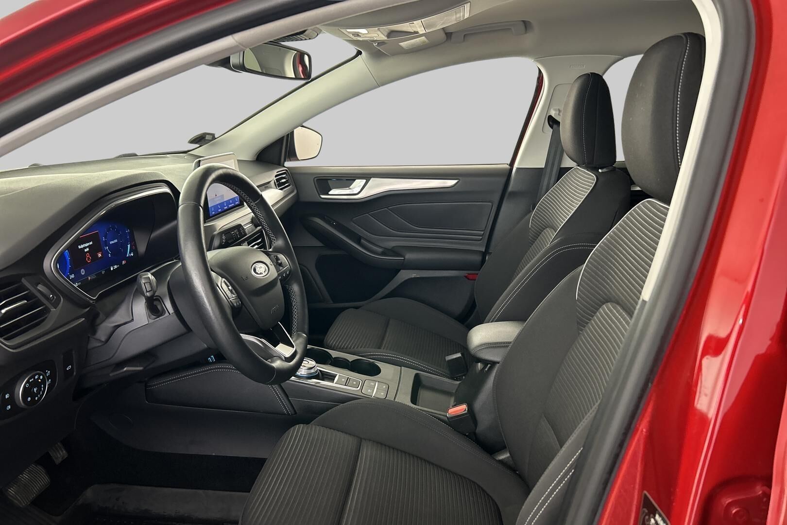 Ford Focus iso kuva 7