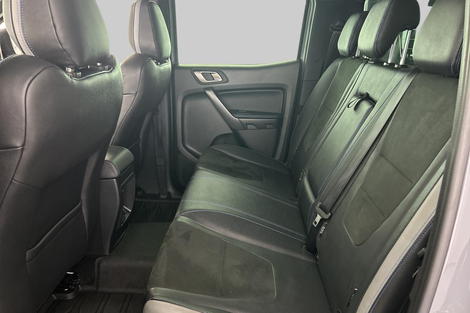 Ford Ranger iso kuva 10