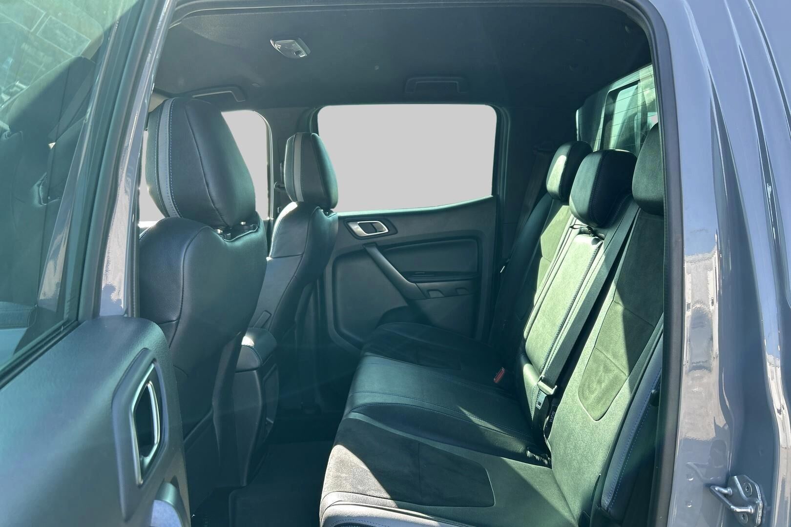 Ford Ranger iso kuva 10