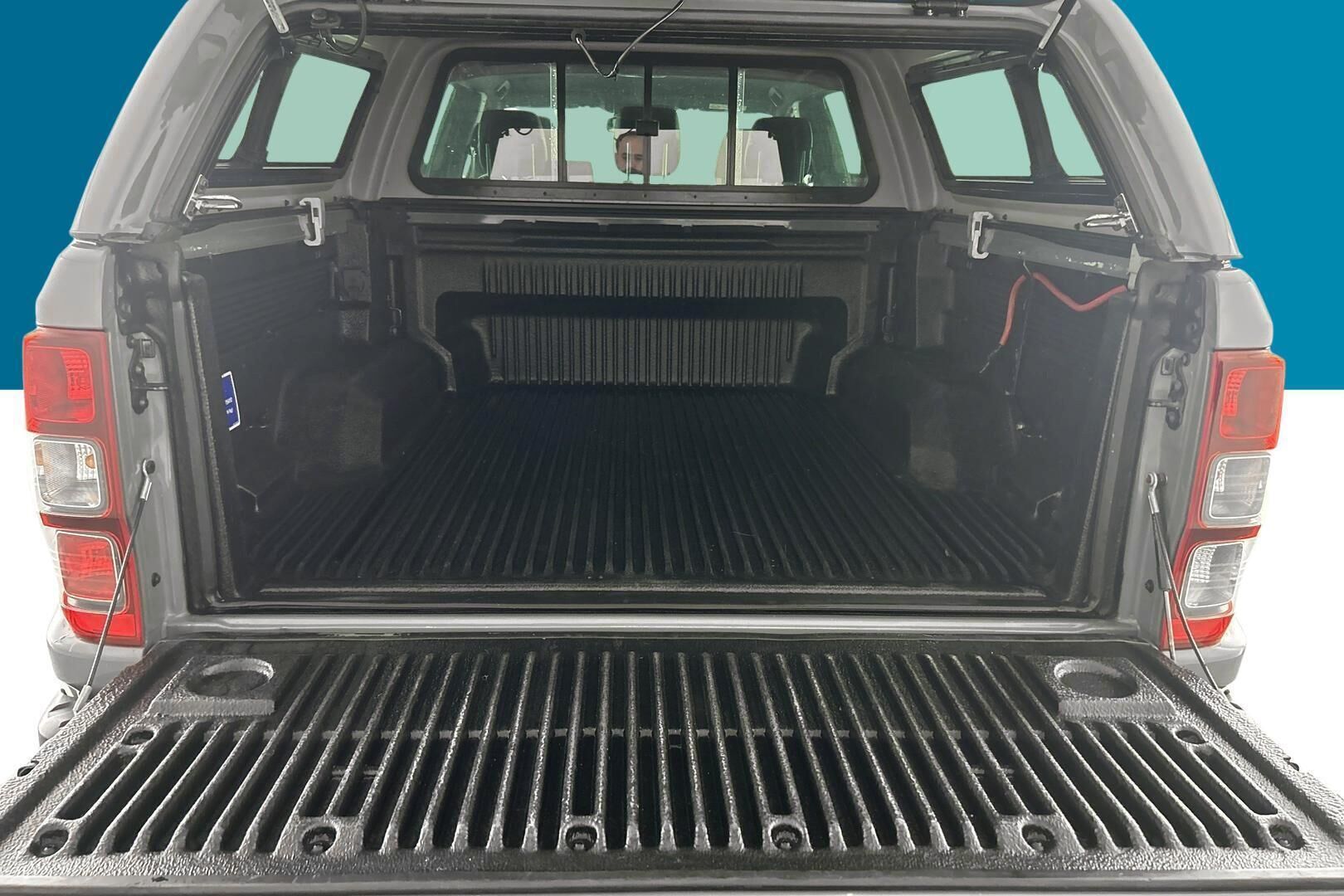 Ford Ranger iso kuva 12