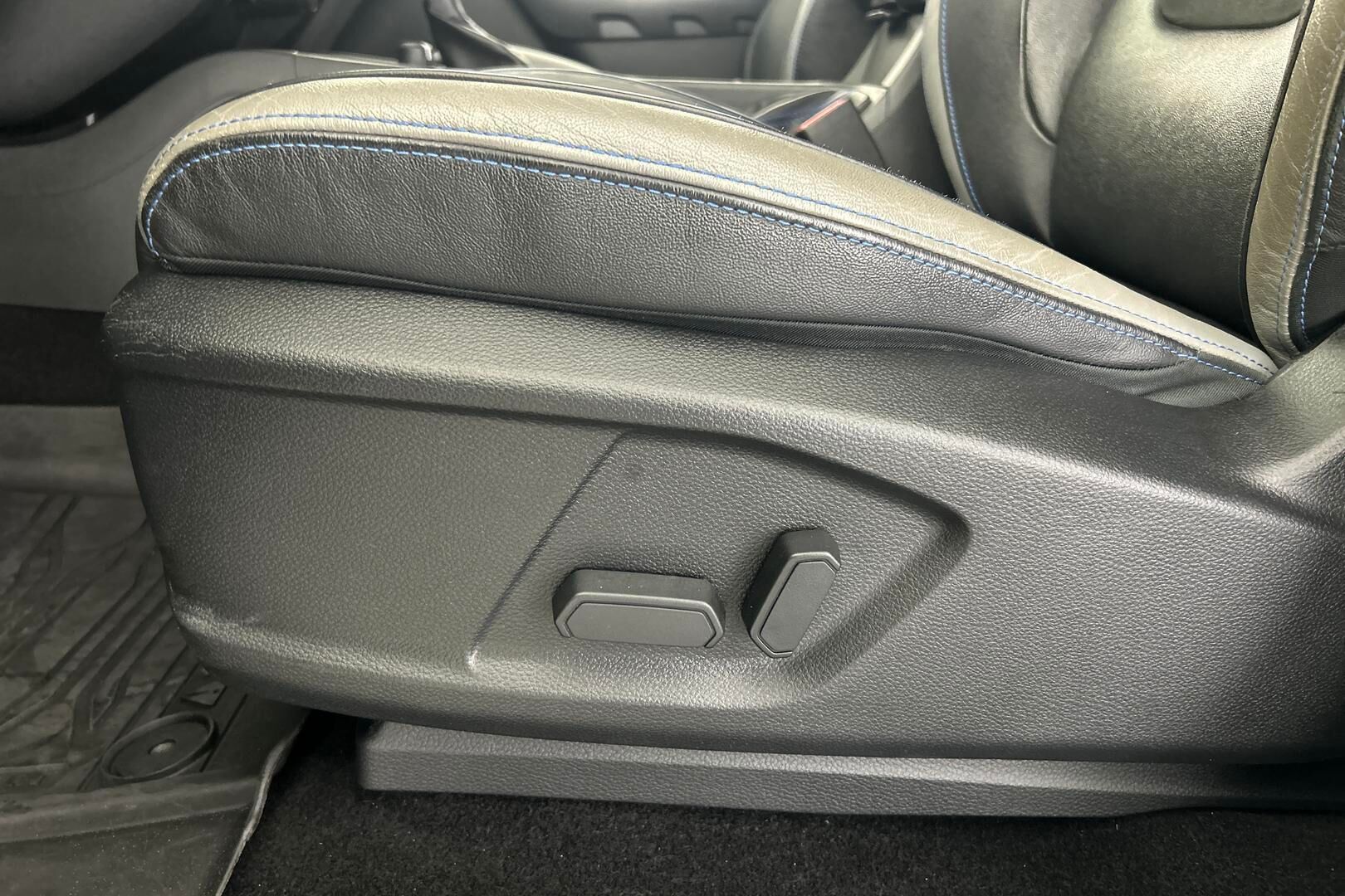 Ford Ranger iso kuva 14