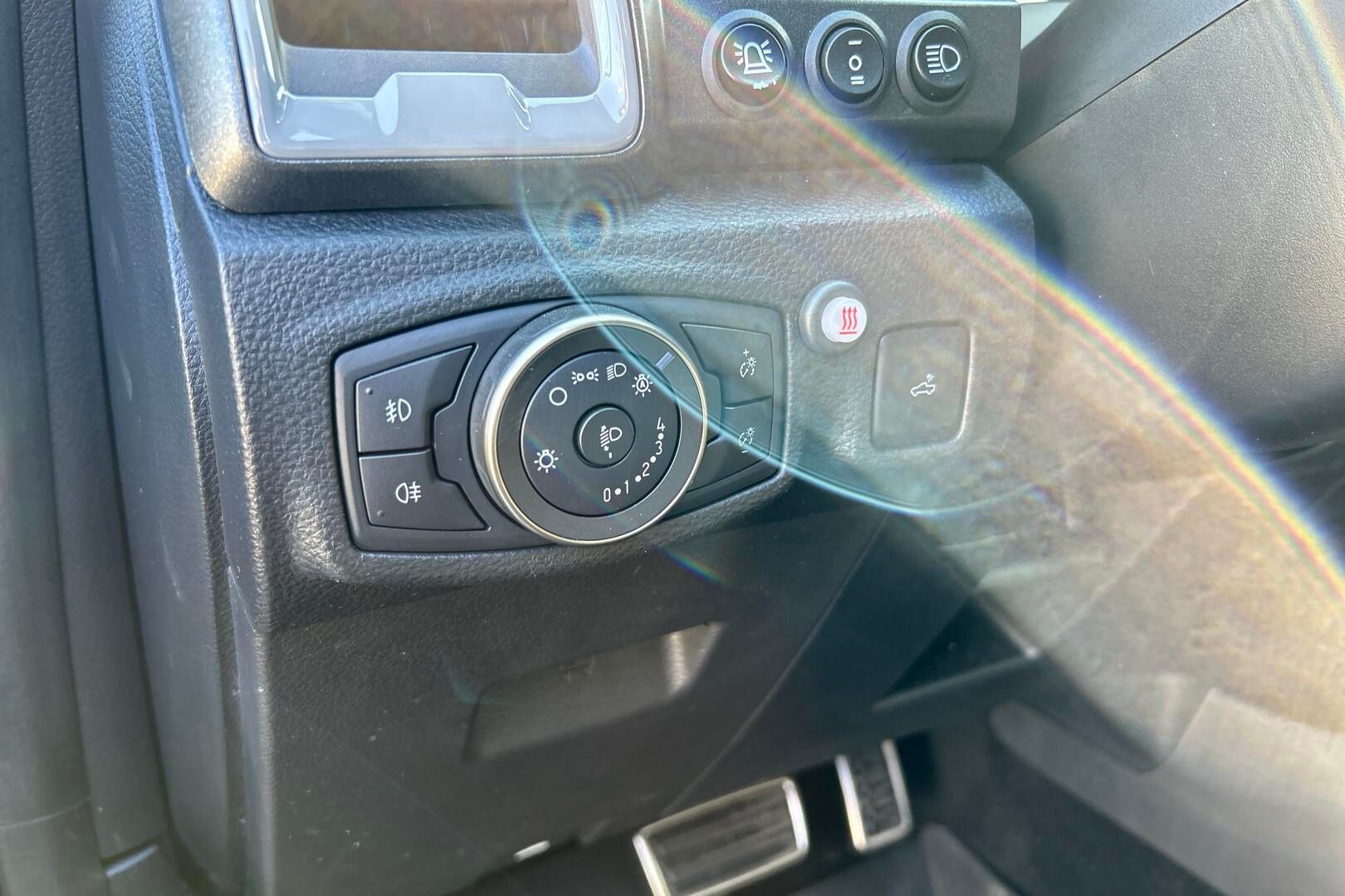 Ford Ranger iso kuva 15