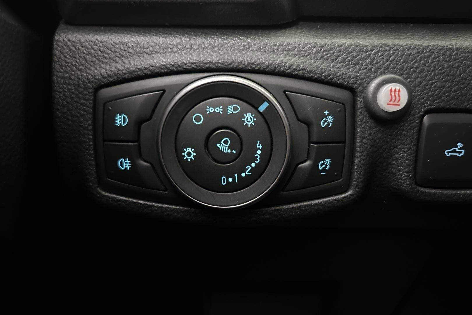 Ford Ranger iso kuva 19