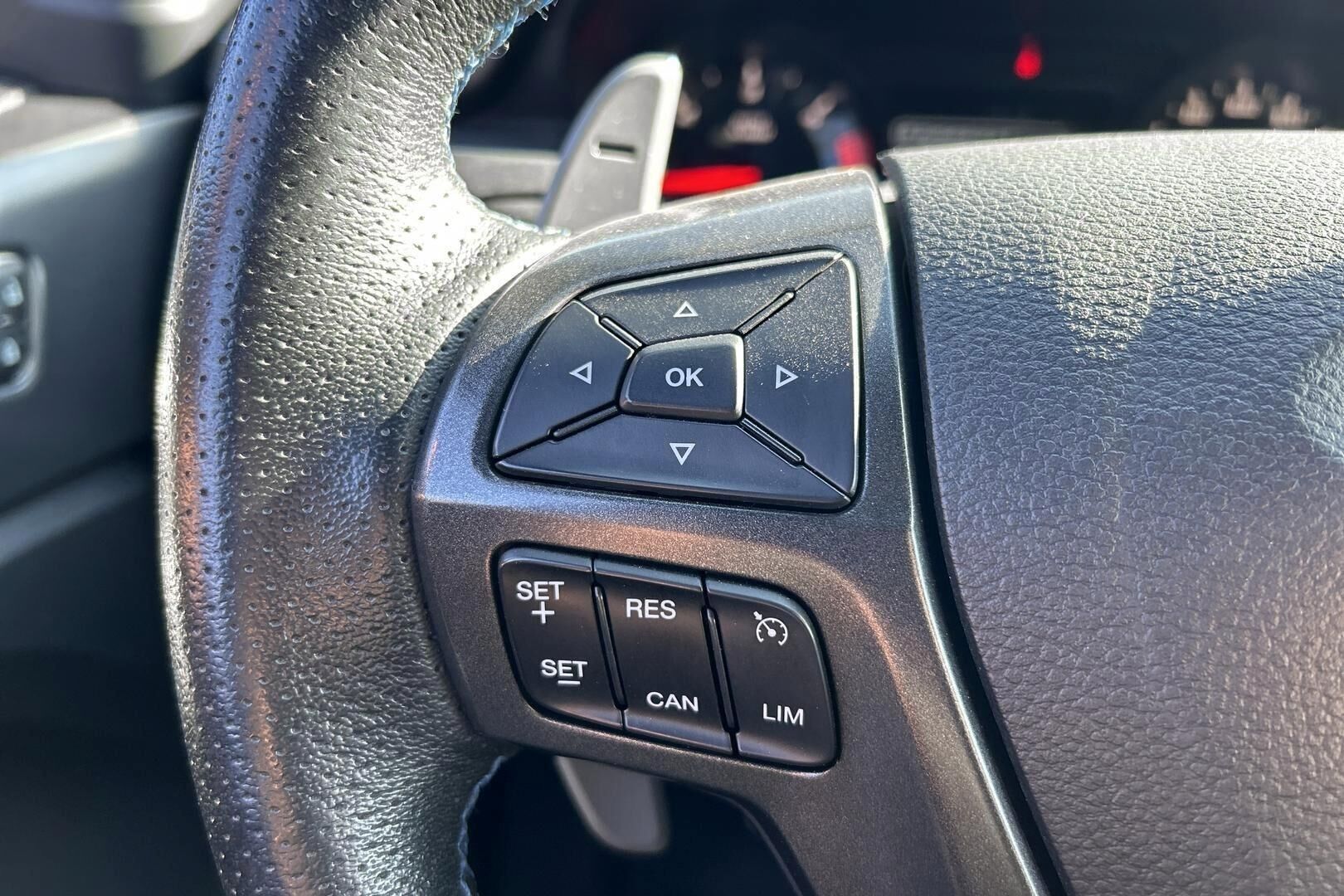 Ford Ranger iso kuva 22