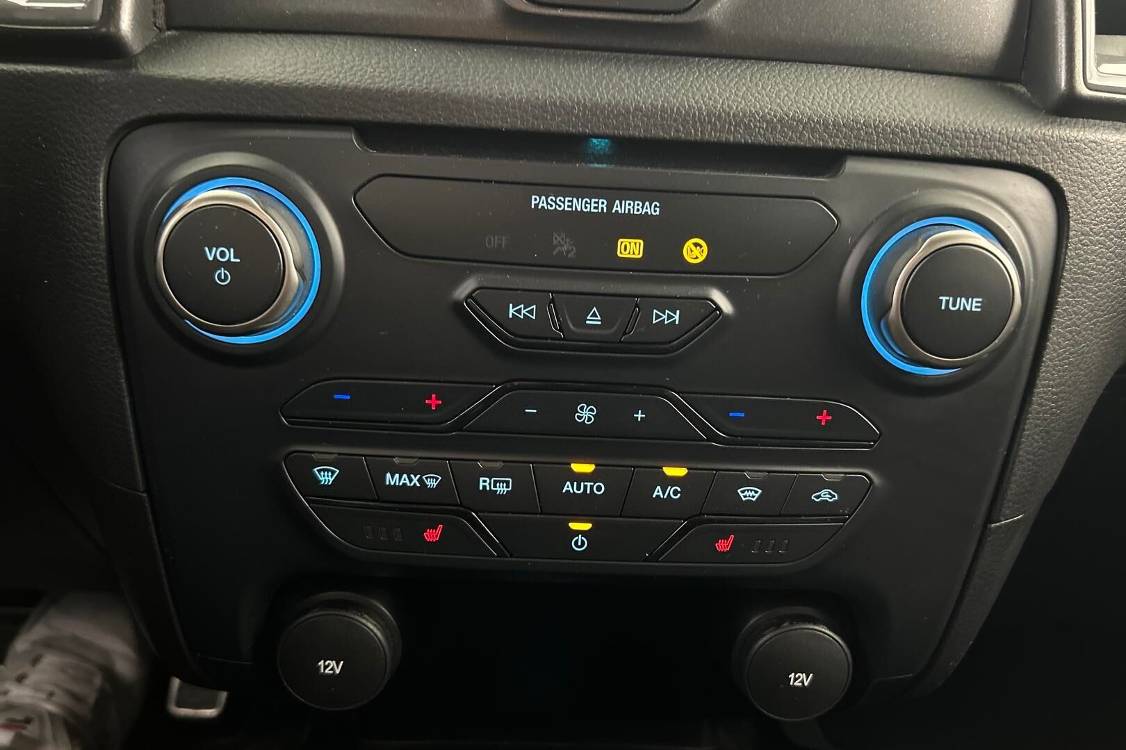 Ford Ranger iso kuva 26