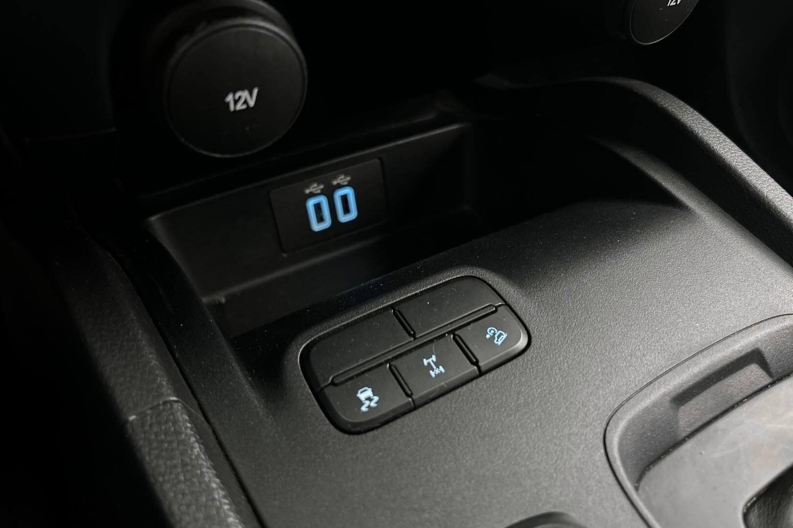 Ford Ranger iso kuva 27