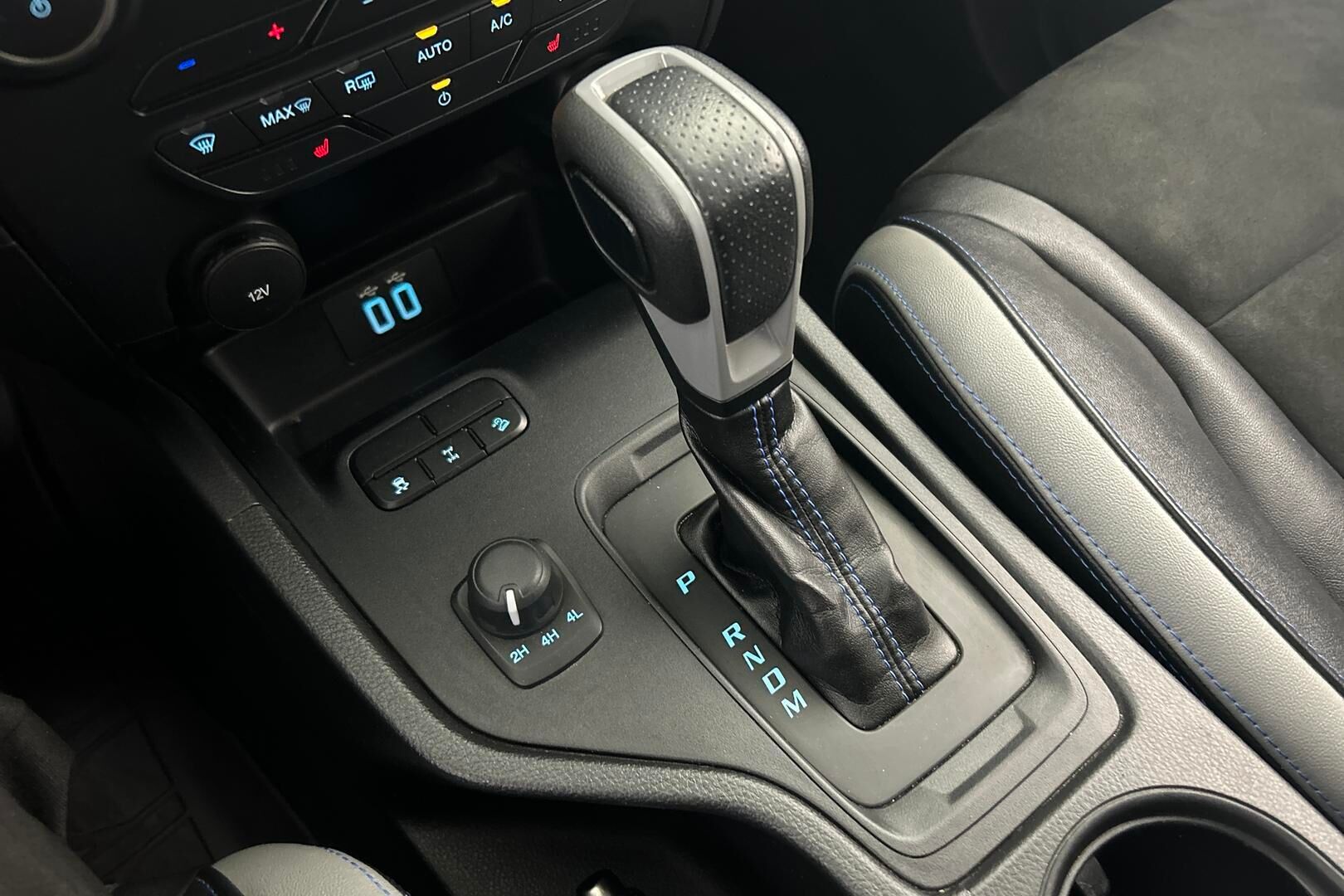 Ford Ranger iso kuva 29