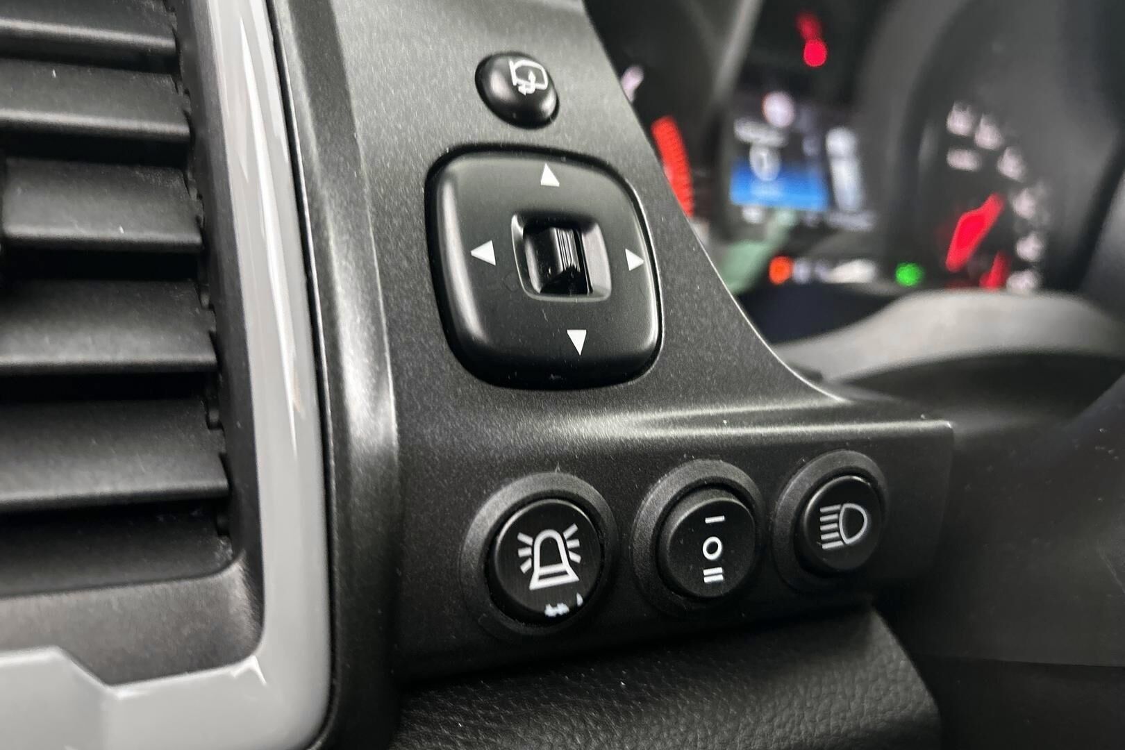 Ford Ranger iso kuva 30