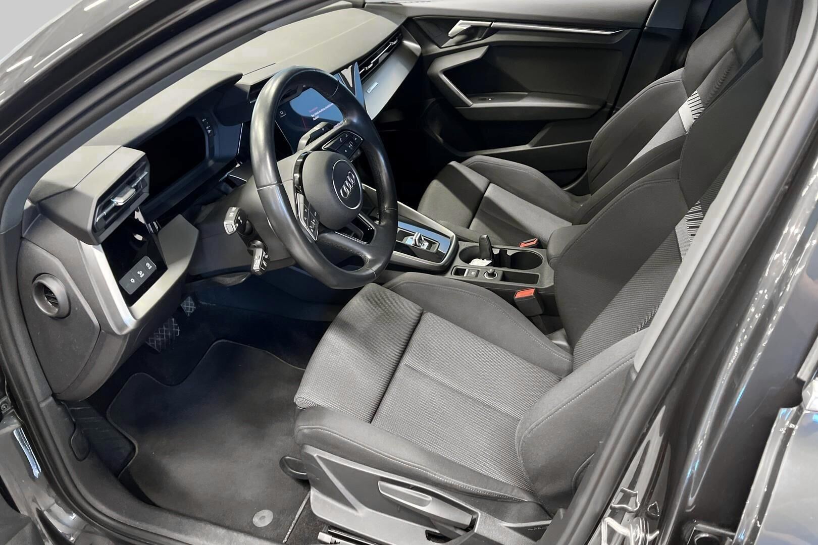 Audi A3 iso kuva 9