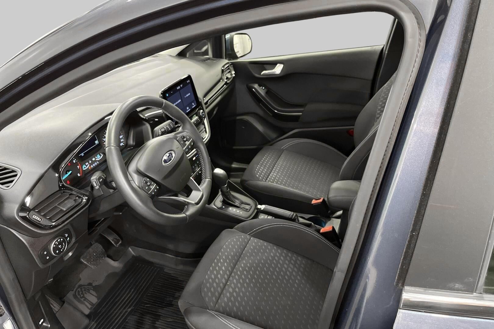 Ford Fiesta iso kuva 17