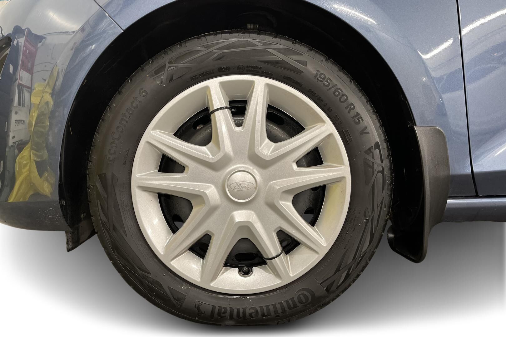 Ford Fiesta iso kuva 12