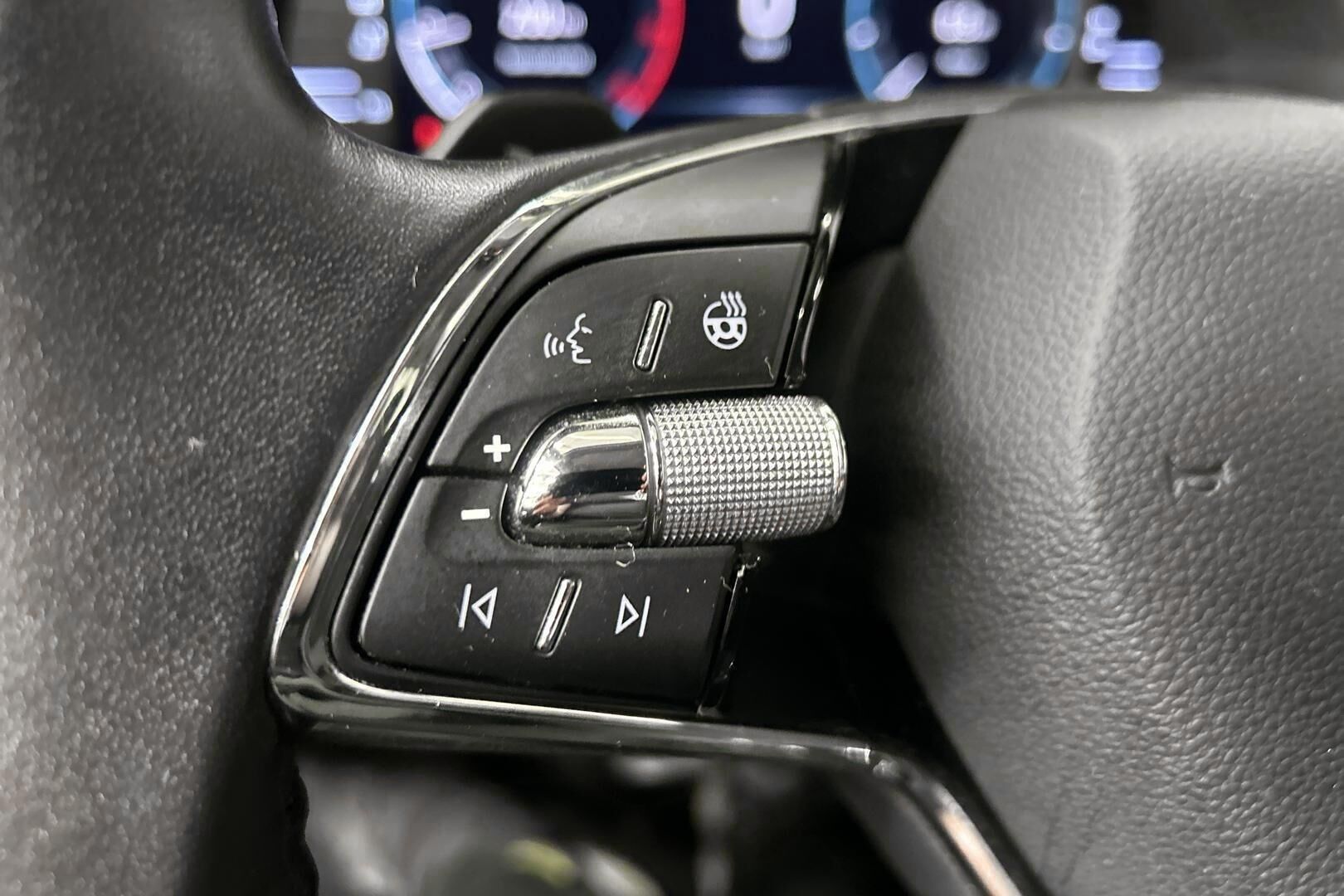 Skoda Octavia iso kuva 18