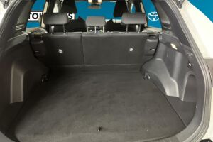 Toyota RAV4 Plug-in esikatselu 11