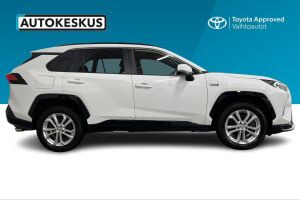 Toyota RAV4 Plug-in esikatselu 3