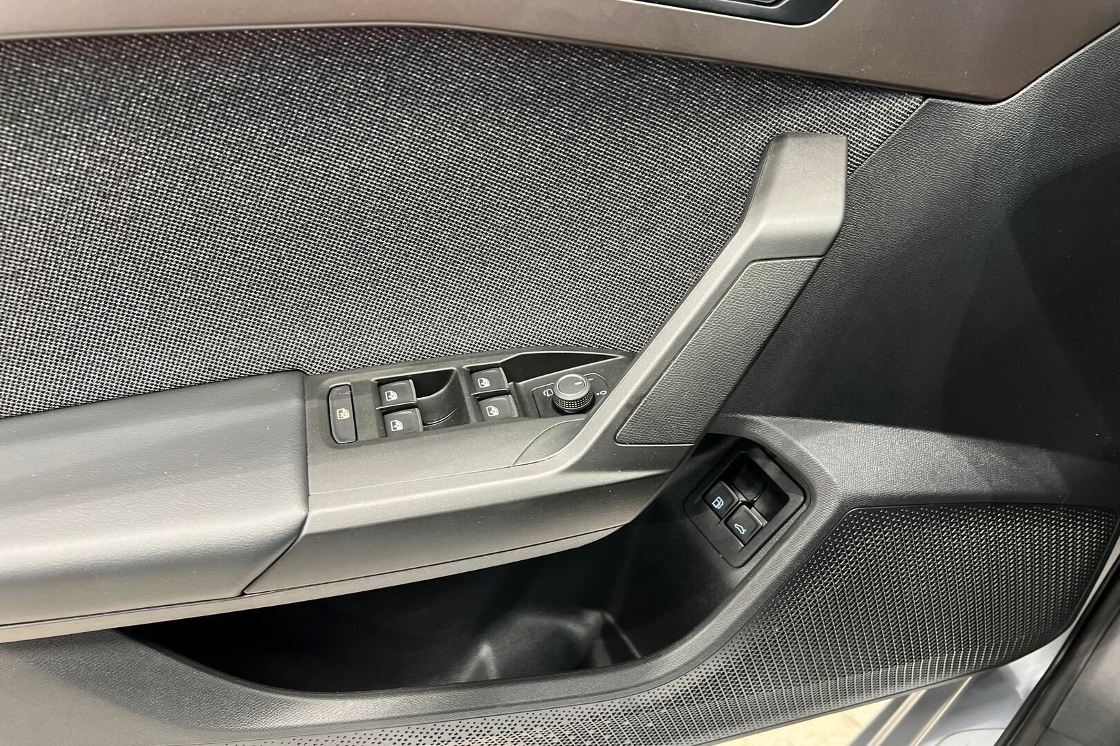 Seat Leon Sportstourer iso kuva 28