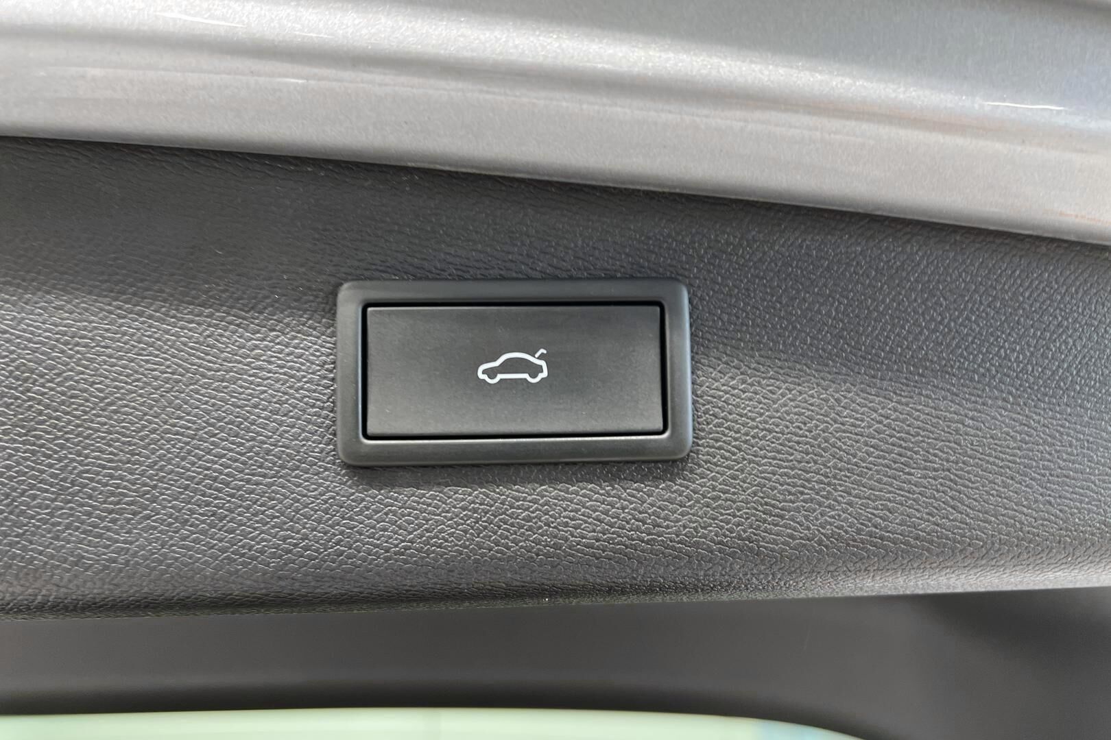 Seat Leon Sportstourer iso kuva 30