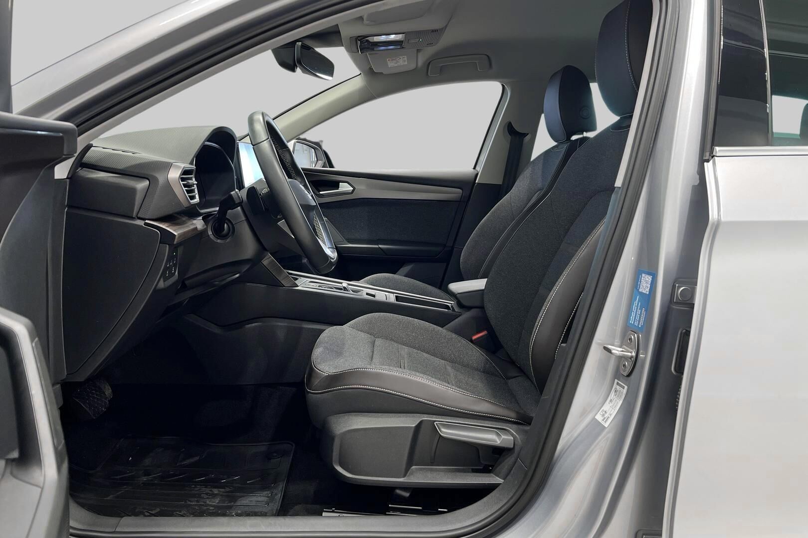 Seat Leon Sportstourer iso kuva 9