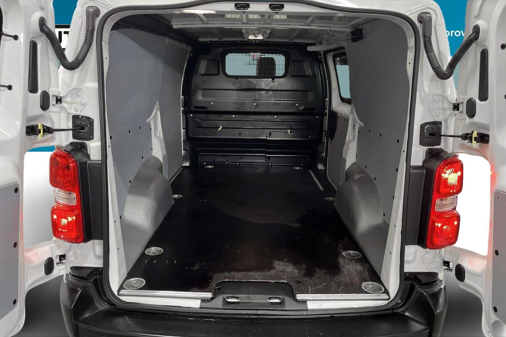 Toyota Proace iso kuva 11