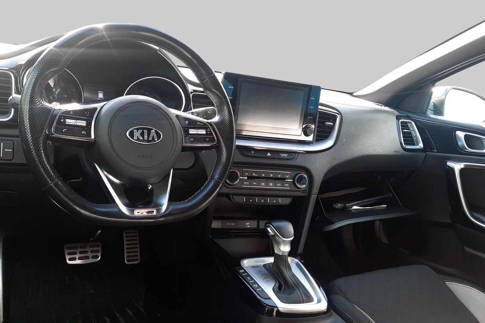 Kia Ceed iso kuva 1