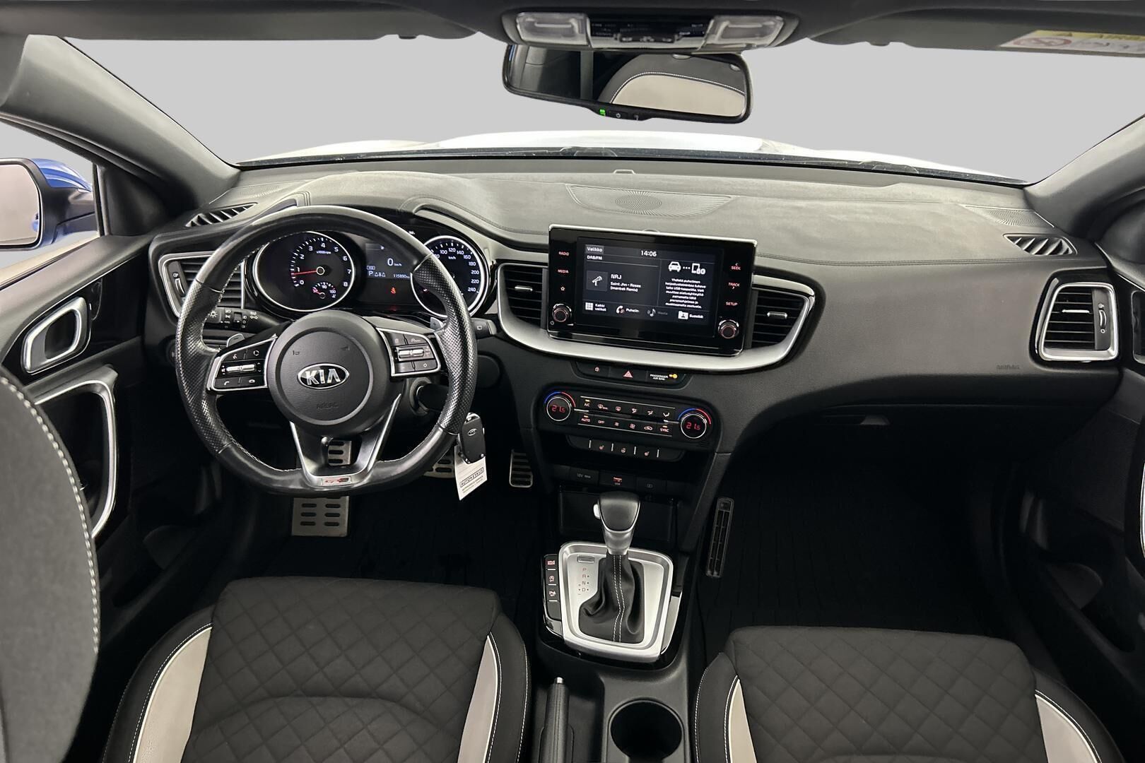 Kia Ceed iso kuva 10