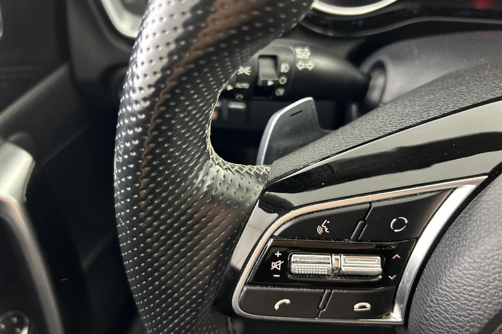 Kia Ceed iso kuva 21