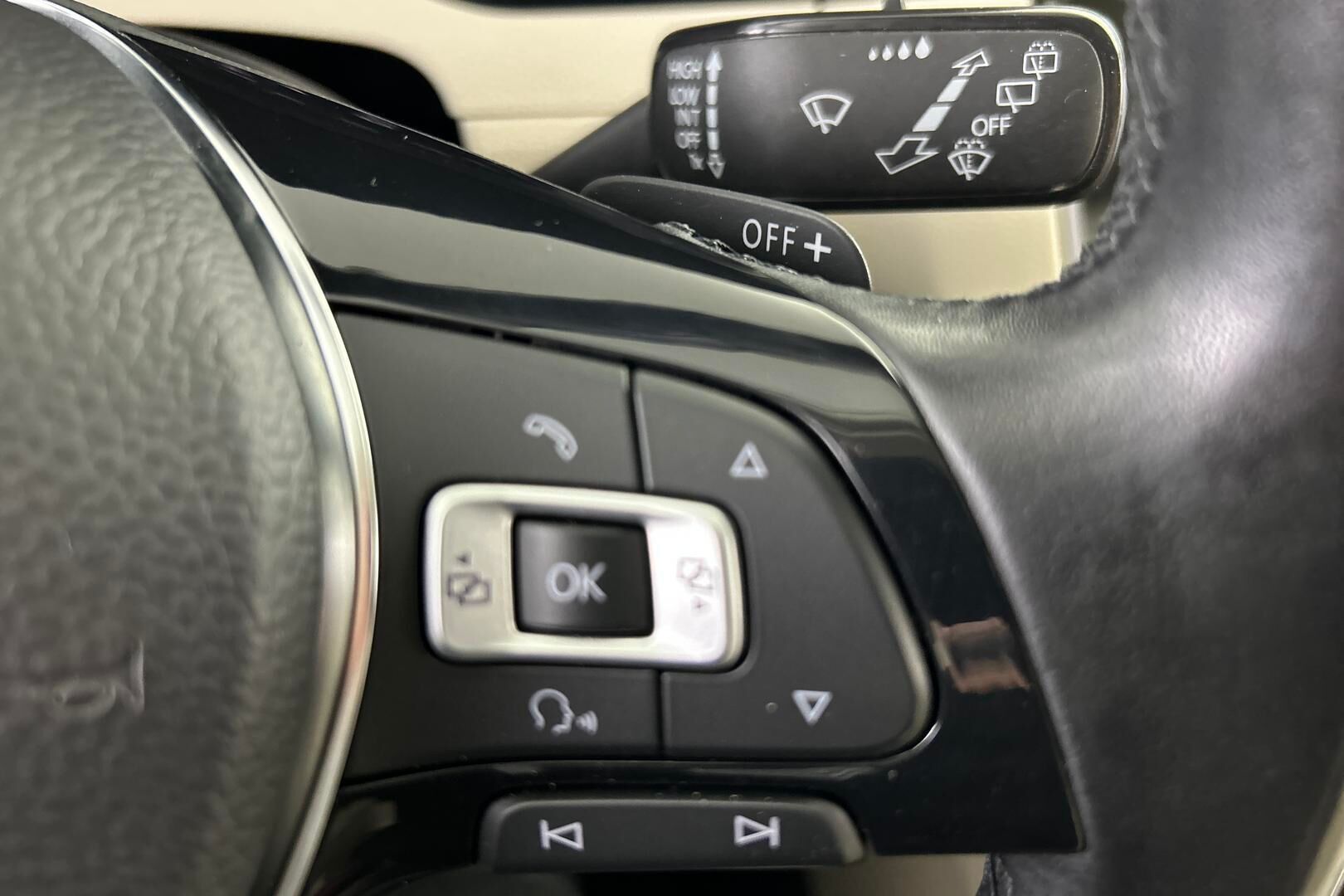 Volkswagen Passat iso kuva 15