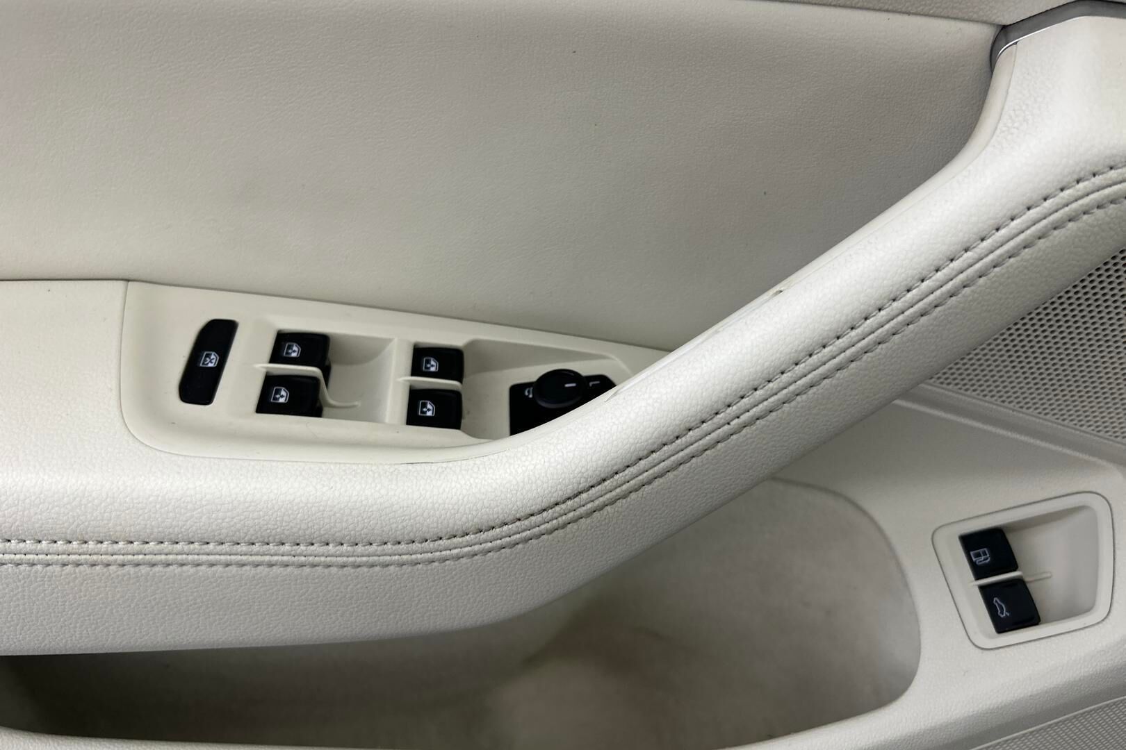 Volkswagen Passat iso kuva 17