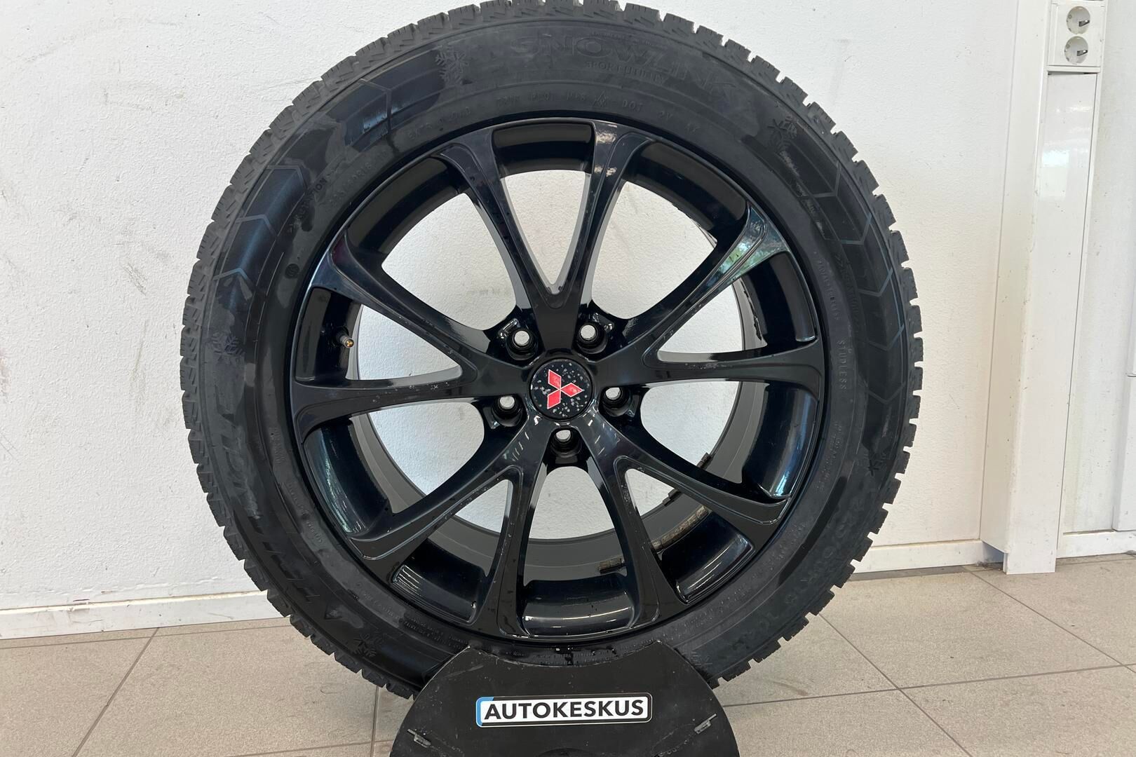 Mitsubishi Outlander PHEV iso kuva 21