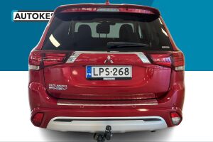 Mitsubishi Outlander PHEV esikatselu 6