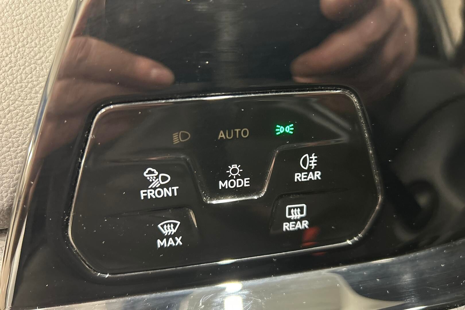 Volkswagen Golf iso kuva 12