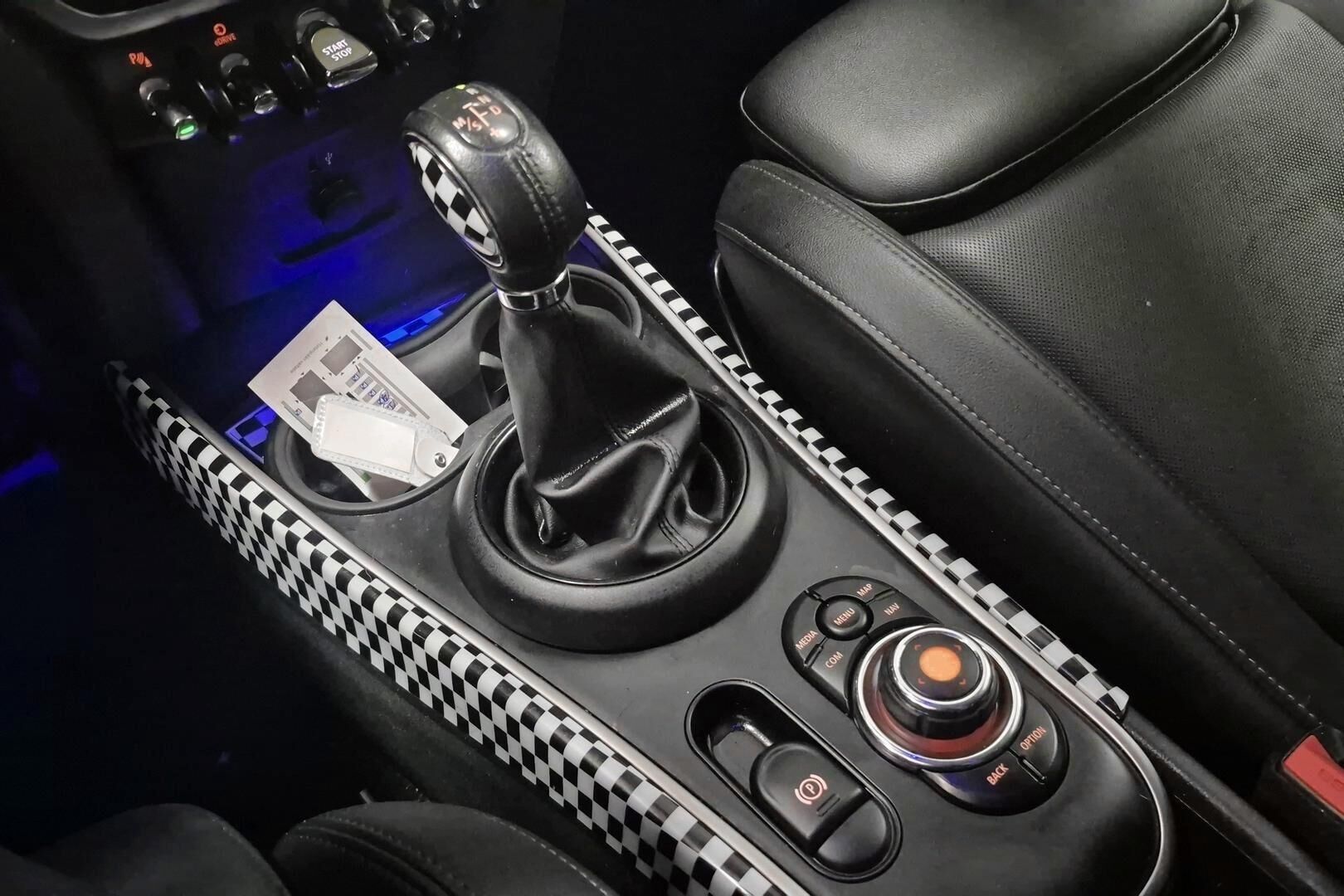 MINI COOPER iso kuva 18