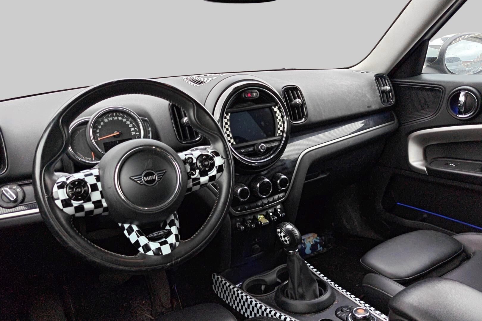 MINI COOPER iso kuva 2
