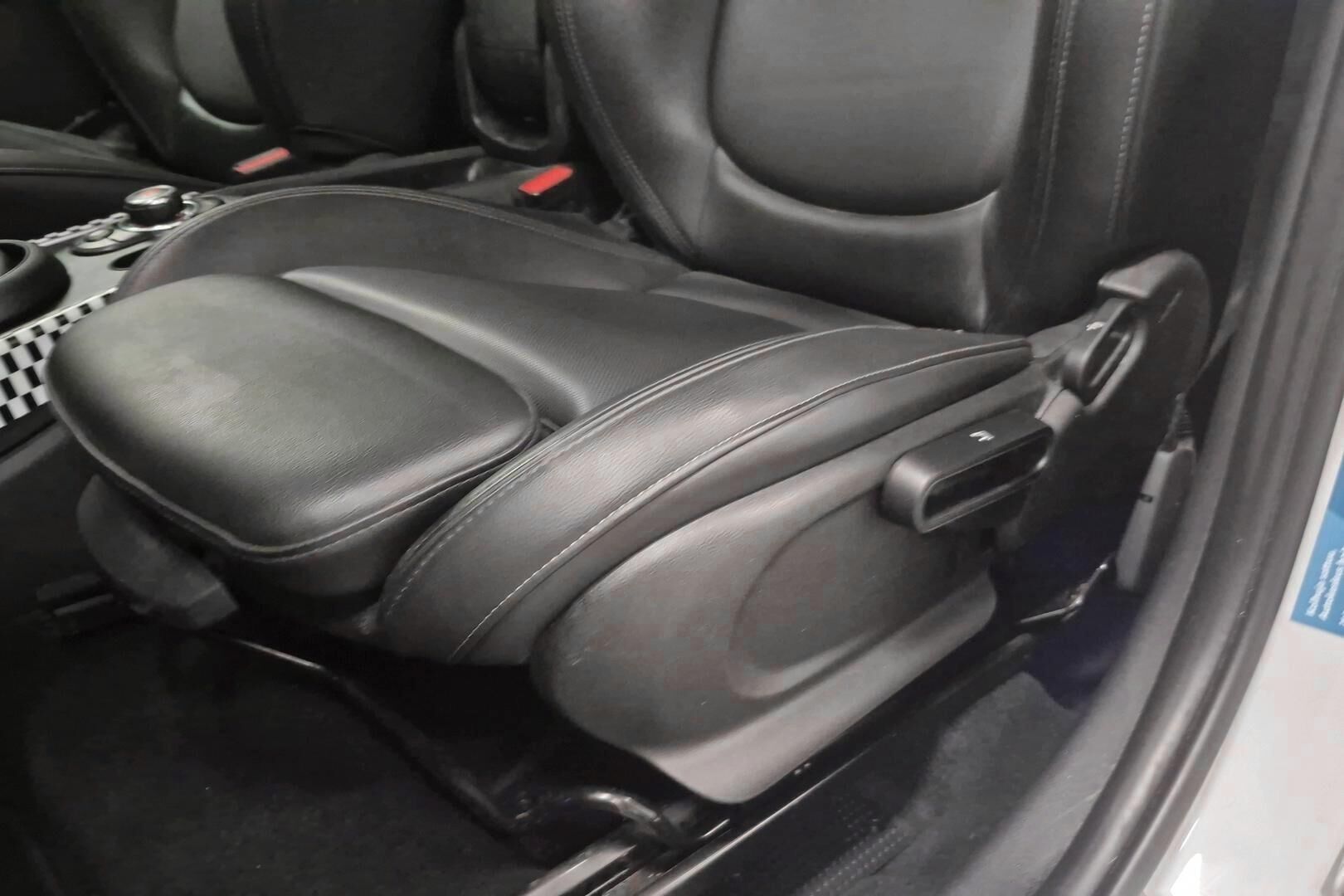 MINI COOPER iso kuva 23