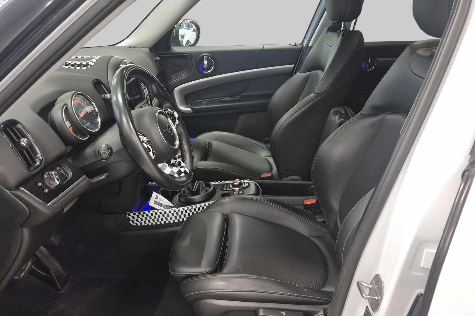 MINI COOPER iso kuva 9