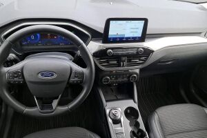 Ford Kuga esikatselu 2