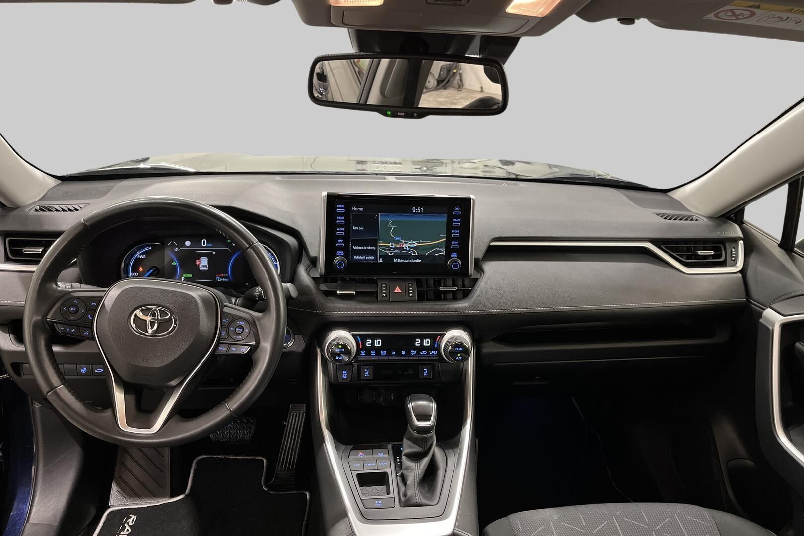 Toyota RAV4 iso kuva 10