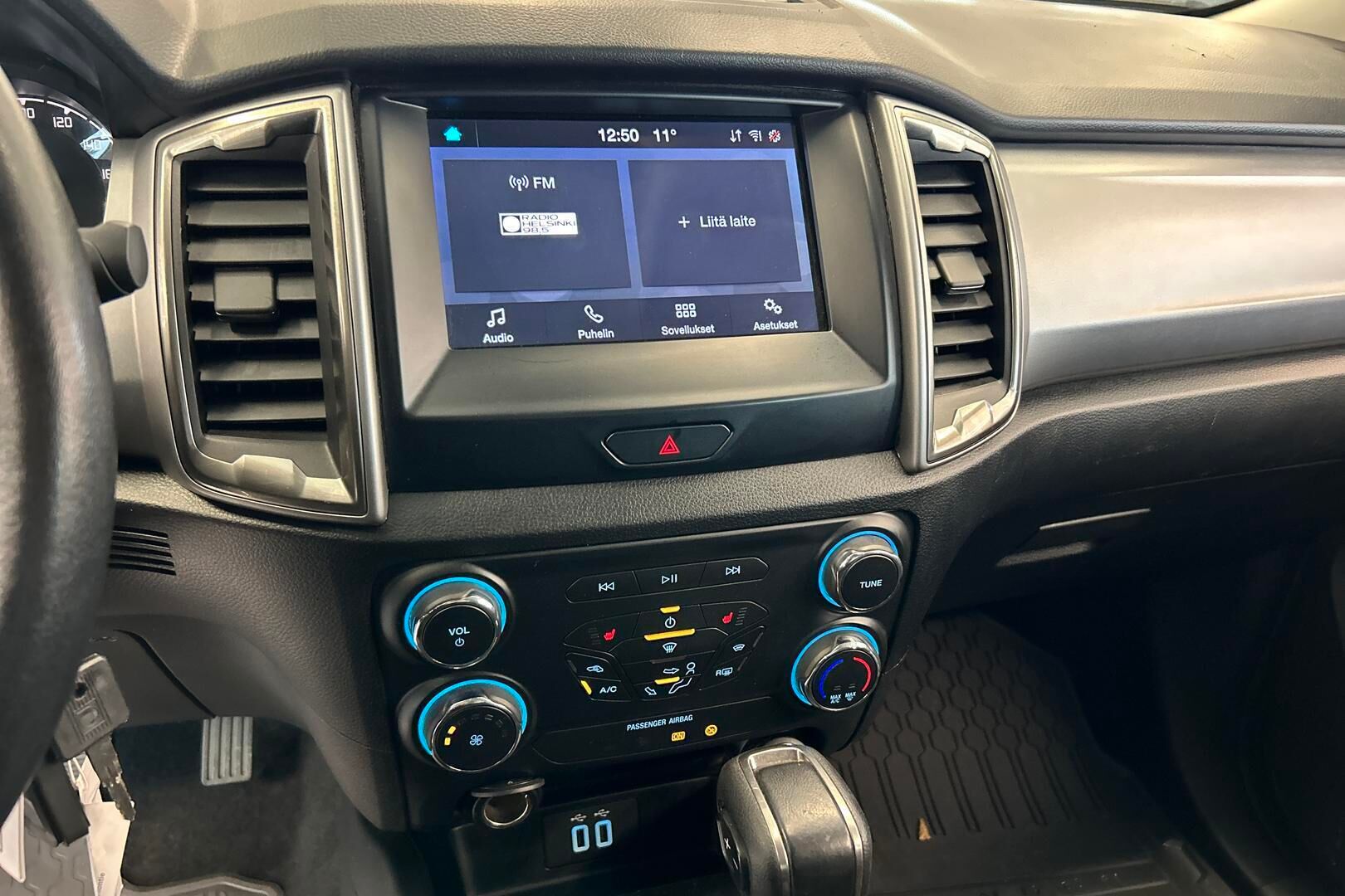 Ford Ranger iso kuva 15