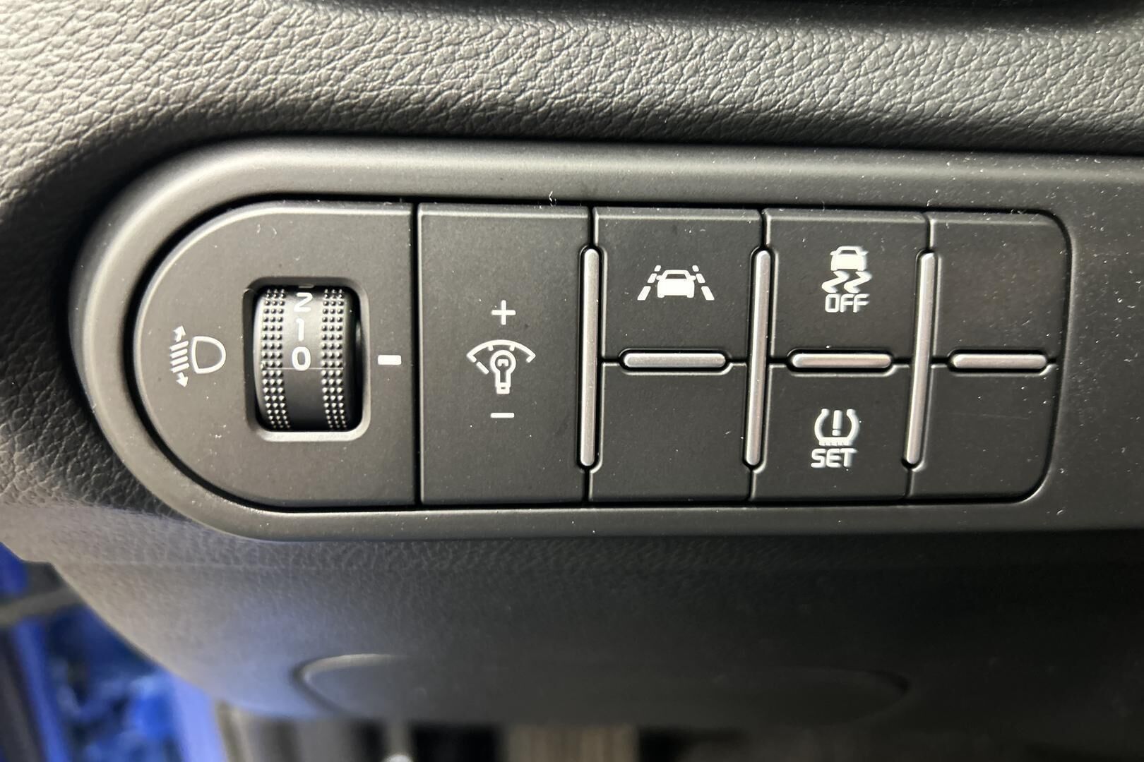 Kia Ceed iso kuva 15