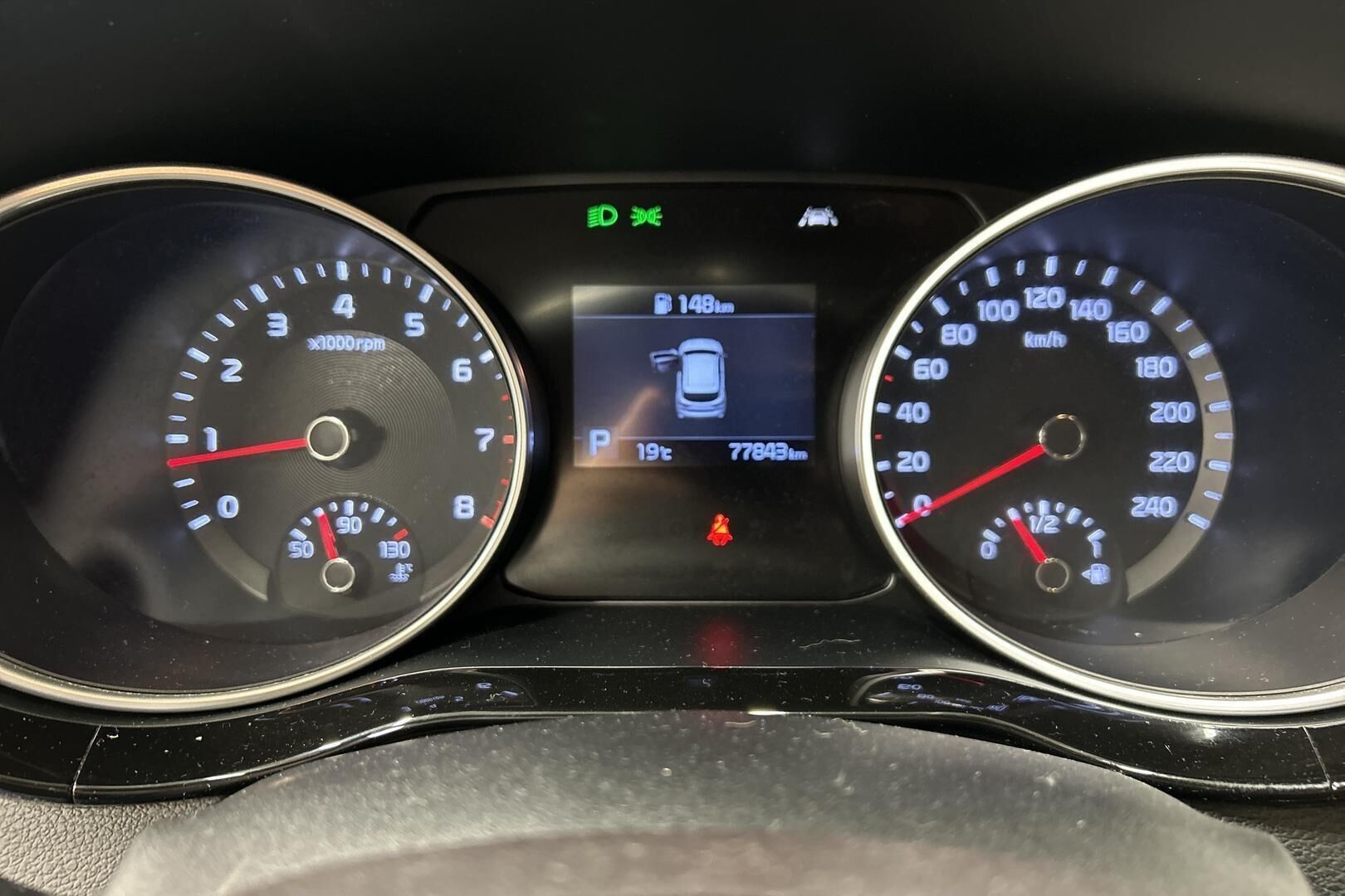 Kia Ceed iso kuva 18