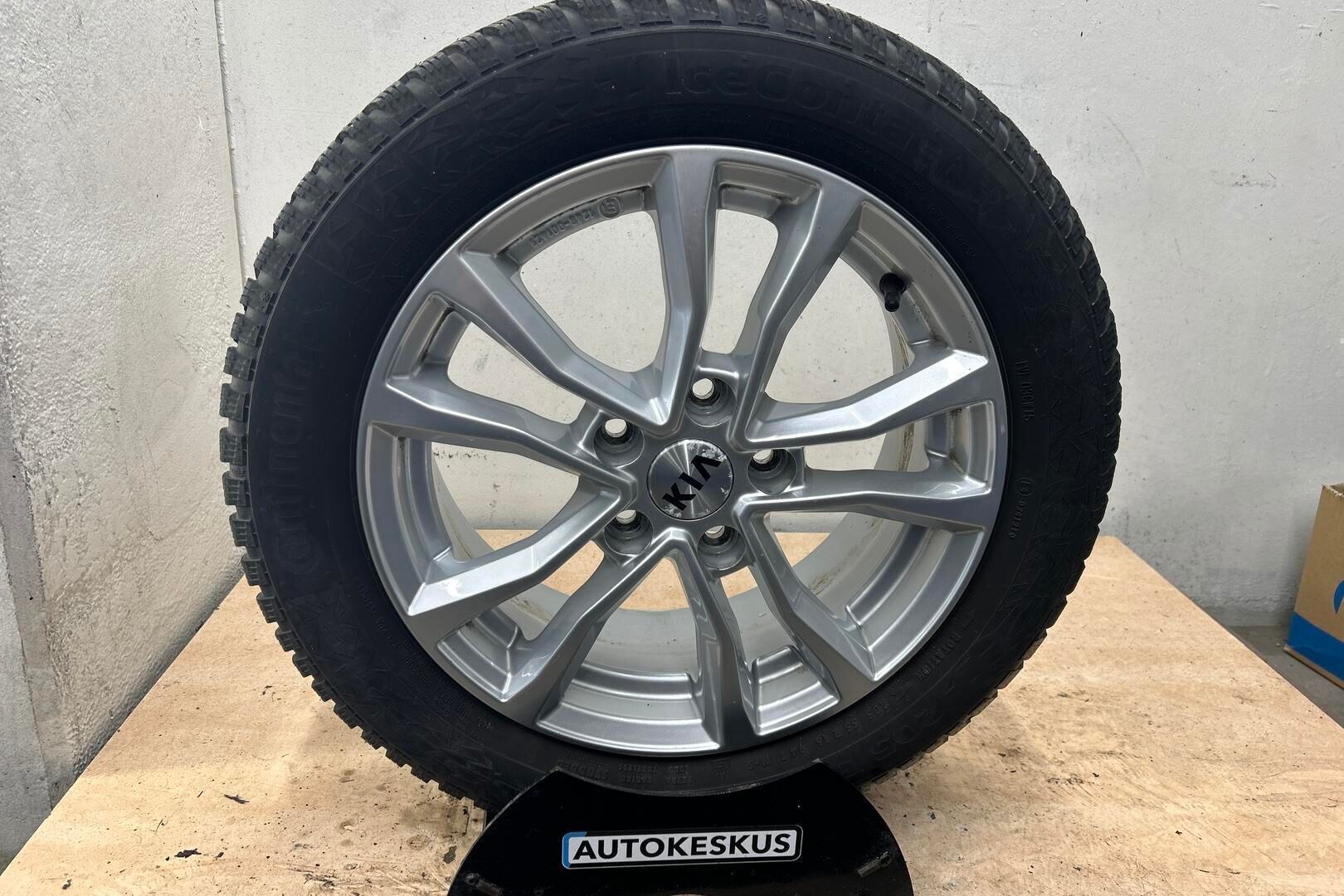 Kia Ceed iso kuva 24