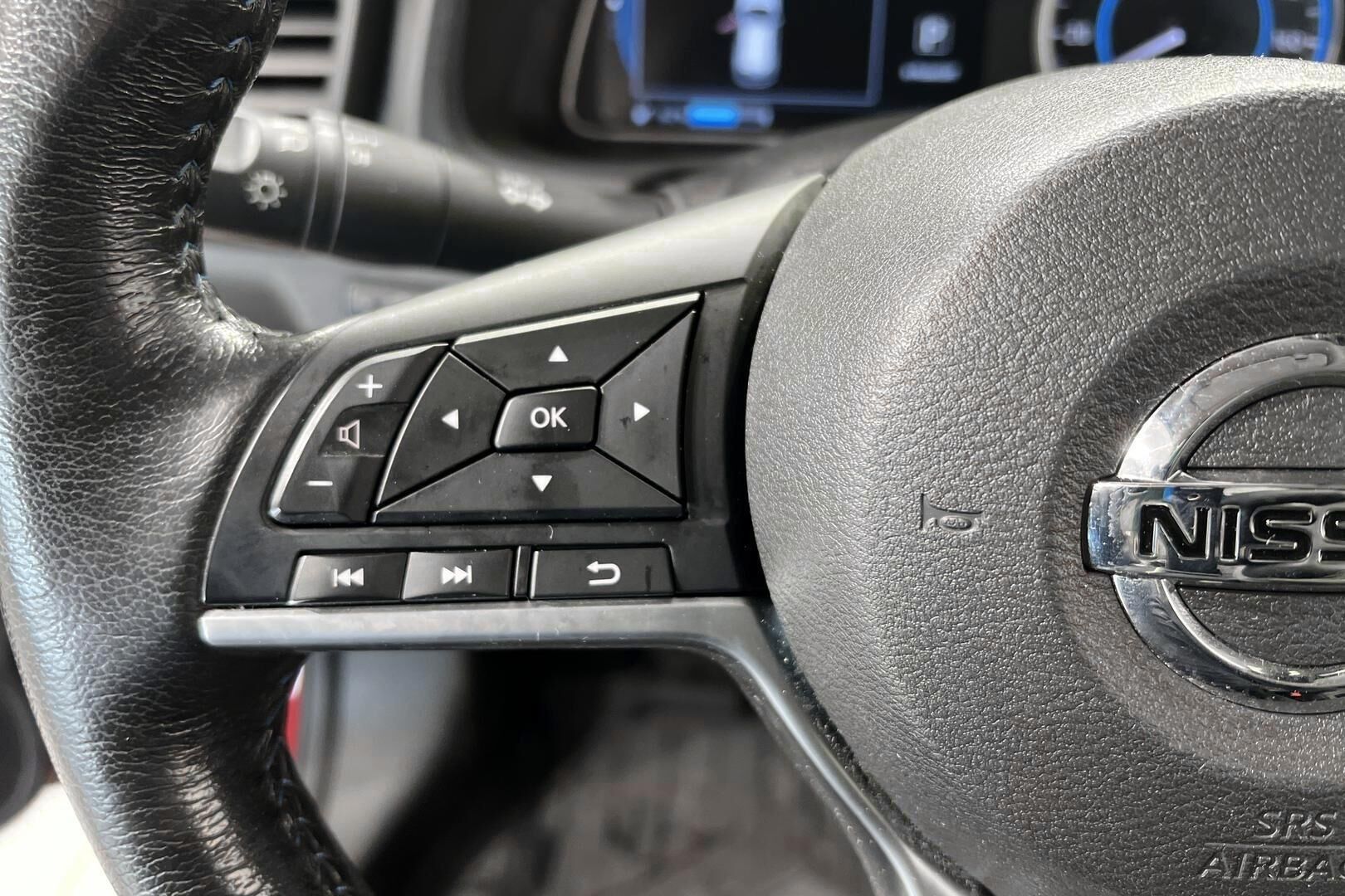 Nissan Leaf iso kuva 15
