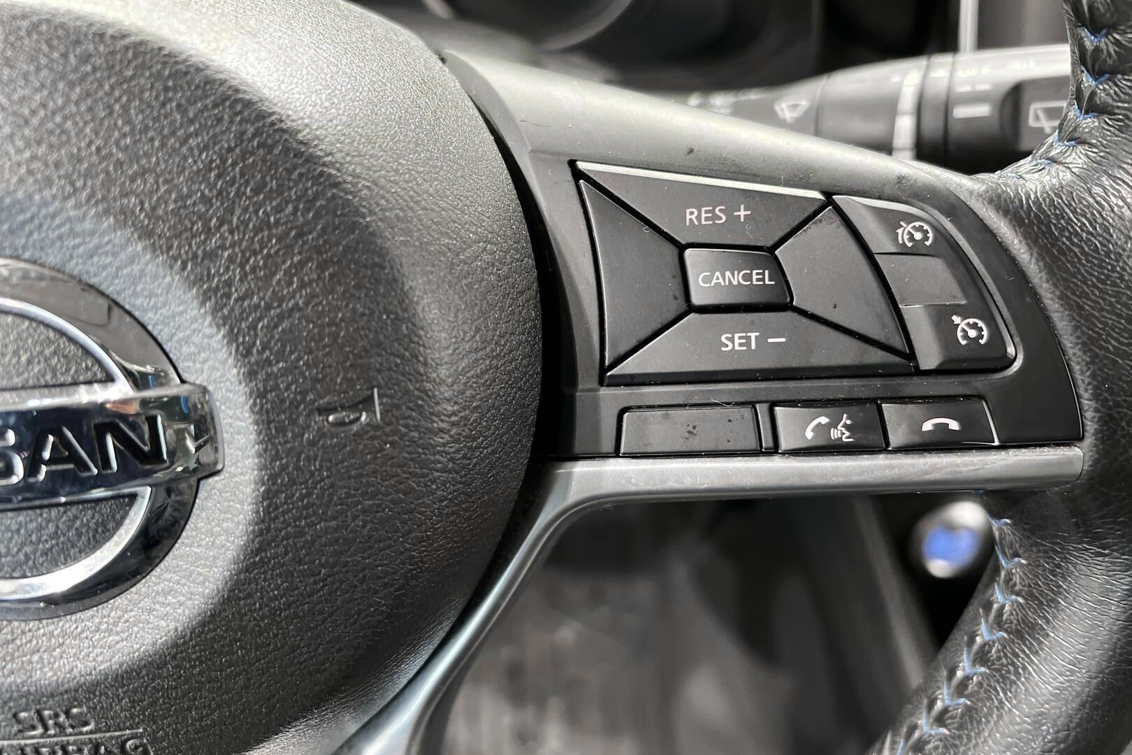 Nissan Leaf iso kuva 16