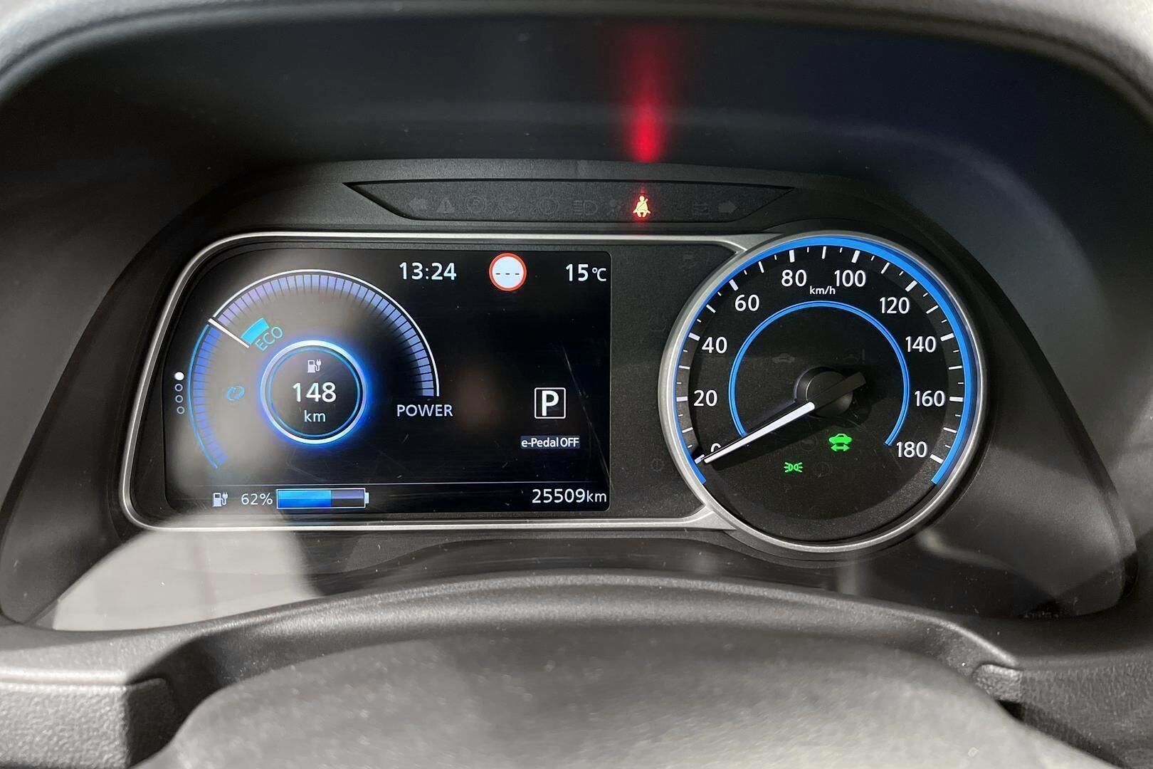 Nissan Leaf iso kuva 19
