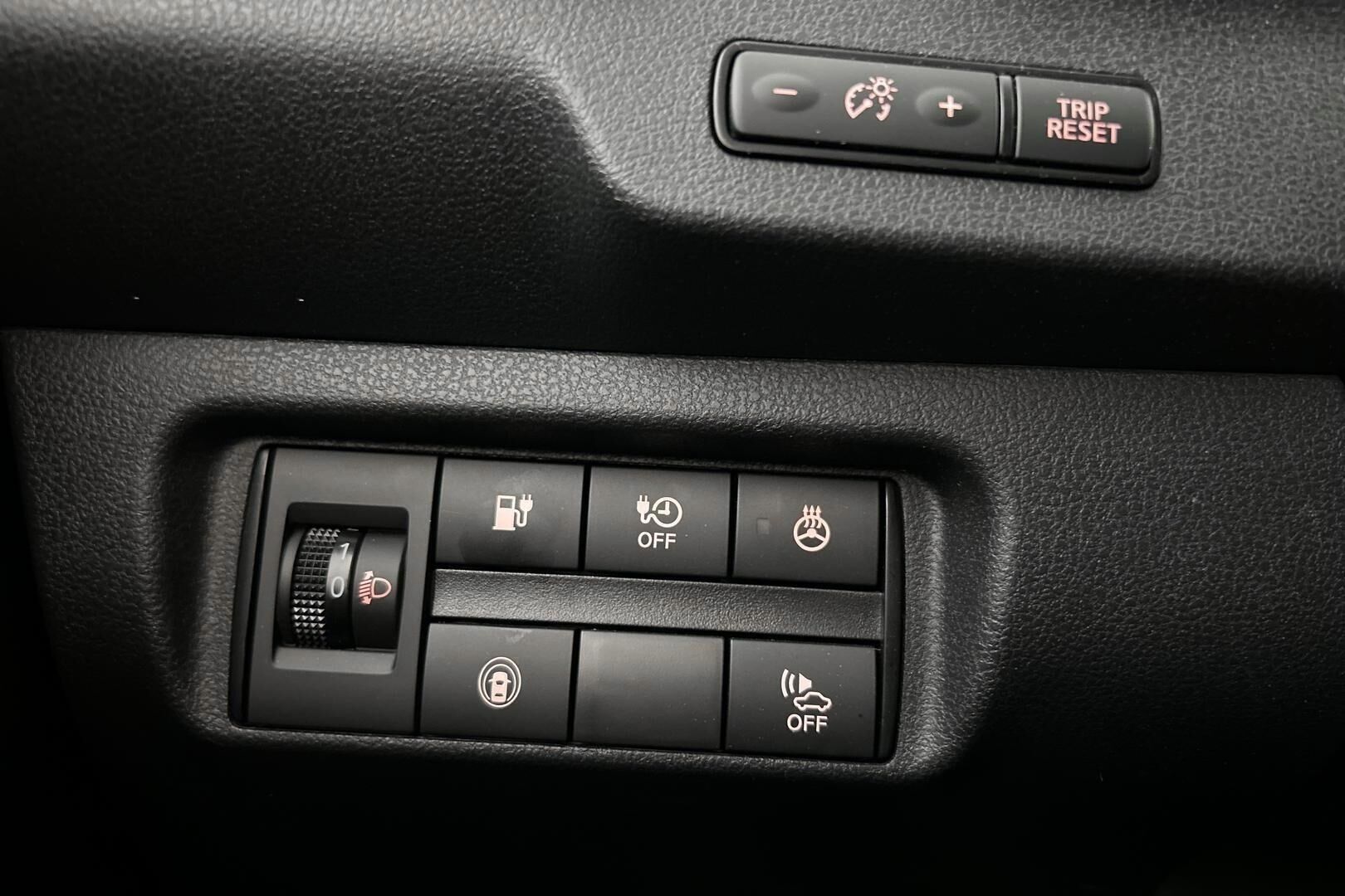 Nissan Leaf iso kuva 17