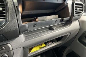 Opel Vivaro esikatselu 14