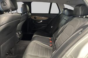 Mercedes-Benz C esikatselu 10