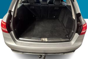 Mercedes-Benz C esikatselu 12